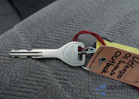 2001 Subaru Legacy L из США, поврежденный, VIN 4S3BH635317309773